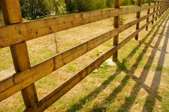 деревянная ограда